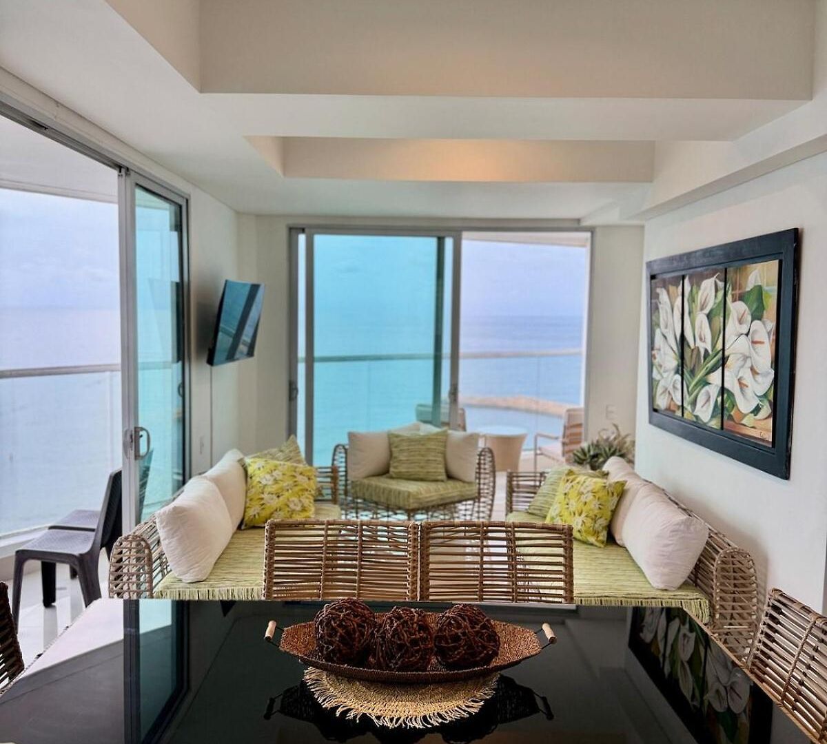 Cómodo Y Muy Bien Ubicado Frente Al Mar Apartamento