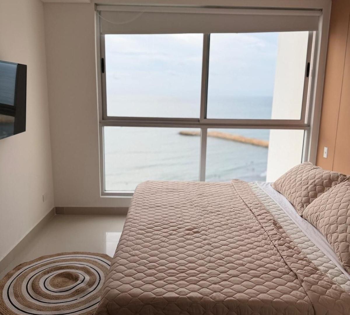Cómodo Y Muy Bien Ubicado Frente Al Mar Apartamento
