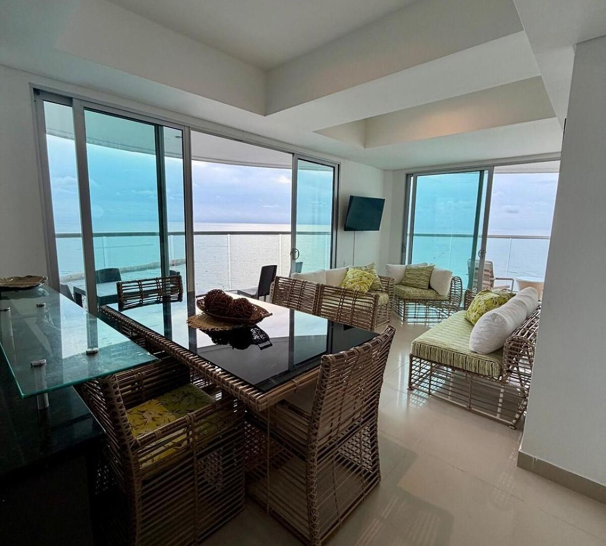 Cómodo Y Muy Bien Ubicado Frente Al Mar Apartamento *
