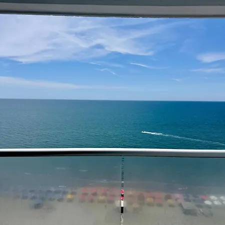 Apartamento Cómodo Y Muy Bien Ubicado Frente Al Mar *