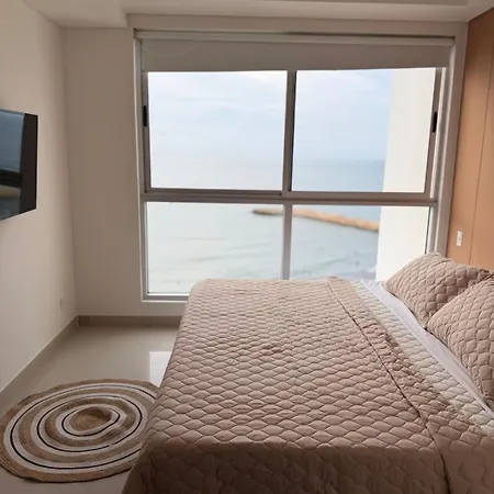 Cómodo Y Muy Bien Ubicado Frente Al Mar Apartamento