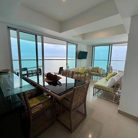 Cómodo Y Muy Bien Ubicado Frente Al Mar Apartamento *