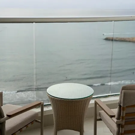 Apartamento Cómodo Y Muy Bien Ubicado Frente Al Mar Cartagena